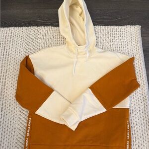 NEW Kari Traa Sweatshirt XS Cream and Burnt Orange